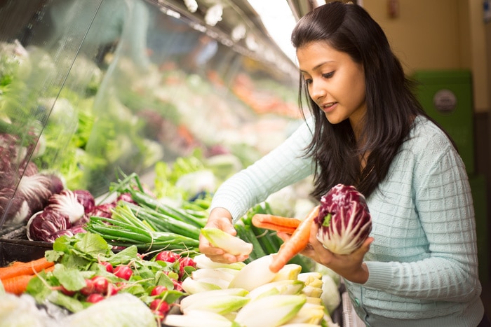 woman making healthy diet choices